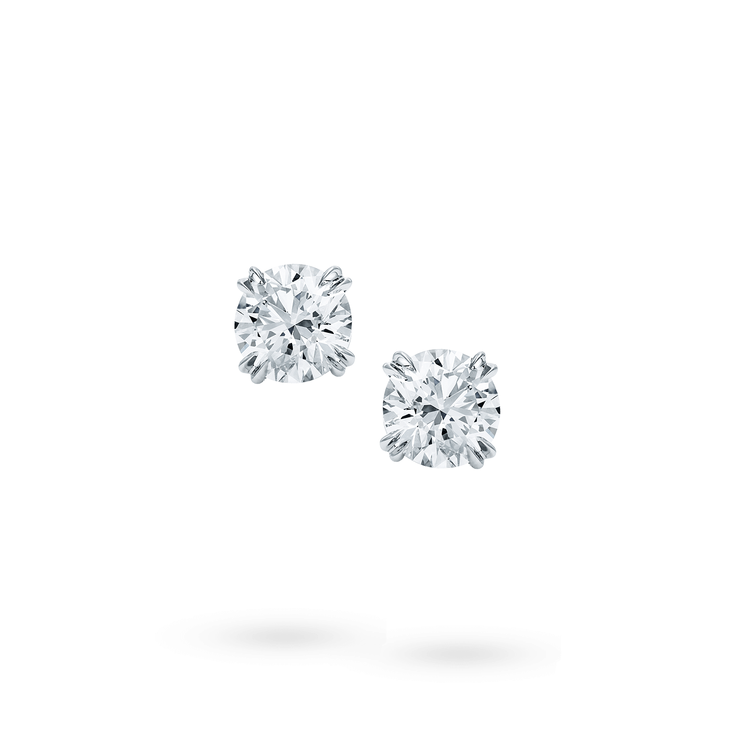 Front view of the Round Brilliant Diamond Earstuds